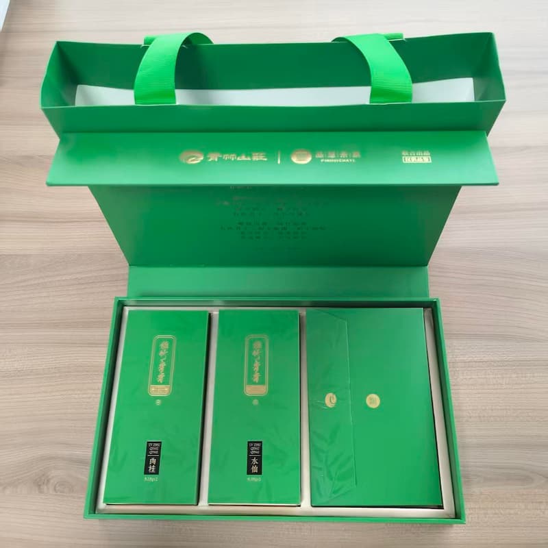 Flip top tea gift box set with handbag